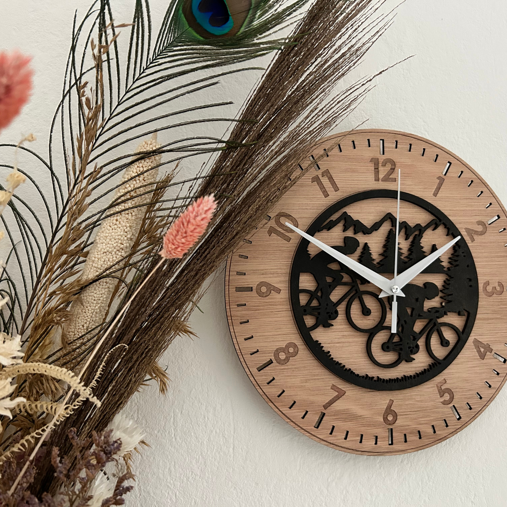 BT by Sonia klok wielrennen hout