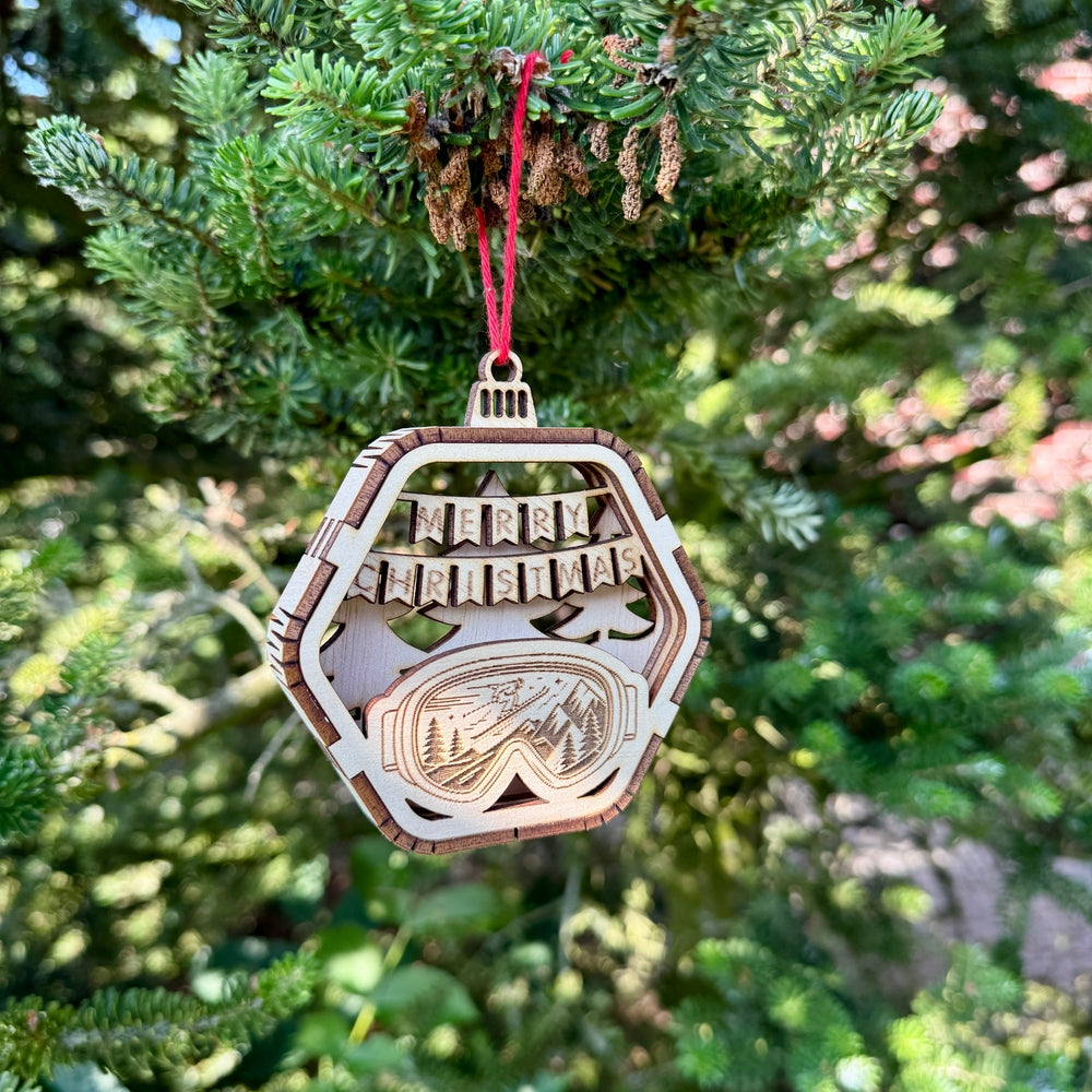 BT by Sonia 3D-Weihnachtskugel aus Holz Skifahren