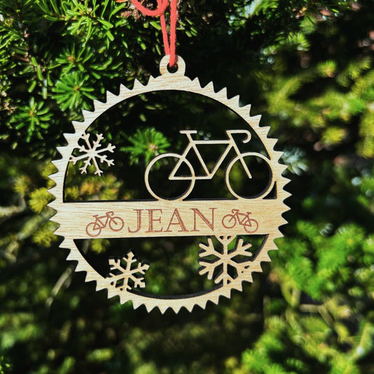 BT by Sonia Lasergesneden Houten Kerstbal – Gepersonaliseerd Wielrennen